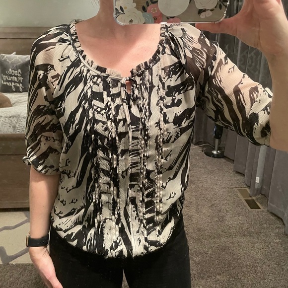 Black and Tan Blouse - Picture 3 of 7